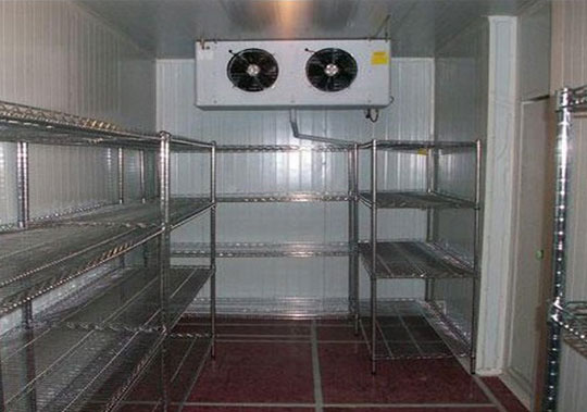 小型冷庫(kù)內(nèi)部